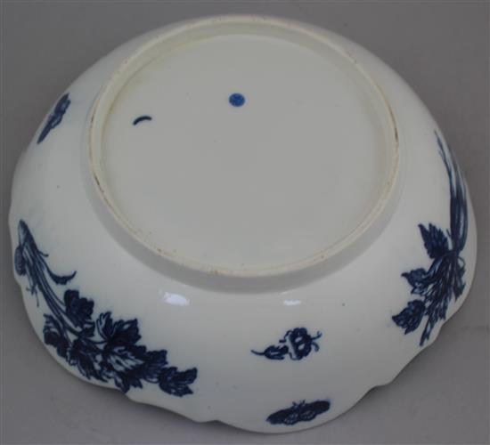 A Worcester pine cone pattern salad bowl, c.1775, 25cm